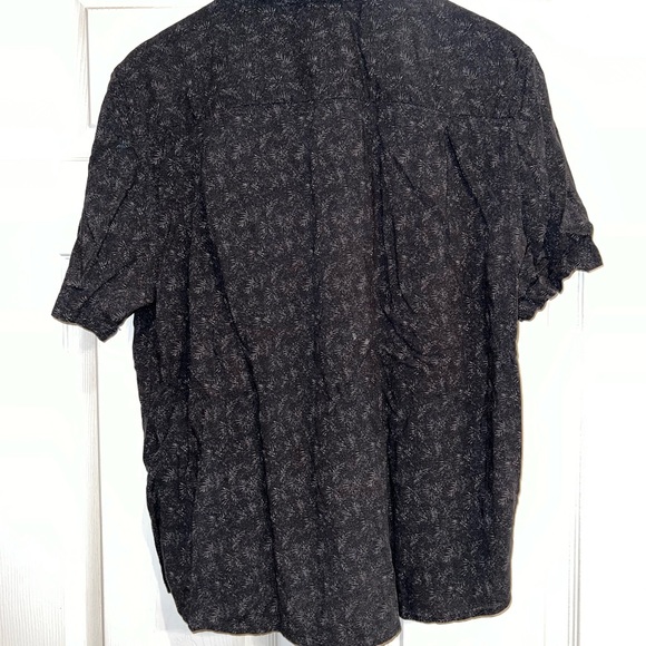 Campus Men’s button down shirt. Size large. EUC. - Picture 2 of 3